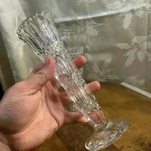 Vintage Set of 2  Cut Glass/Crystal Vases - Picture 4 of 6